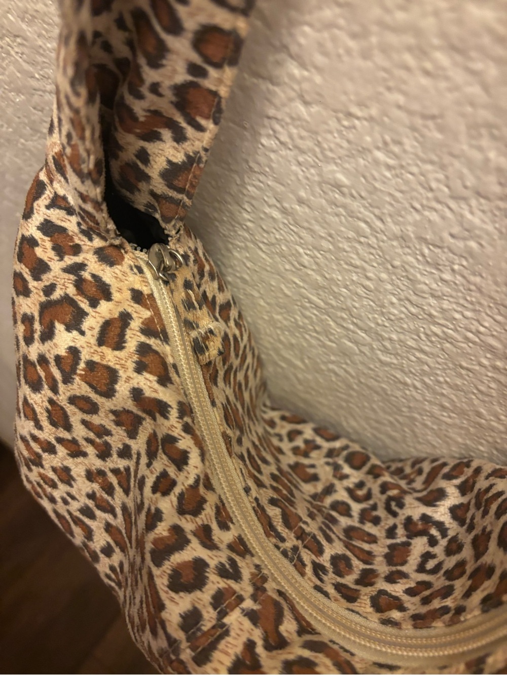 Neiman Marcus Y2K Cheetah Print Shoulder Bag - Picture 4 of 8